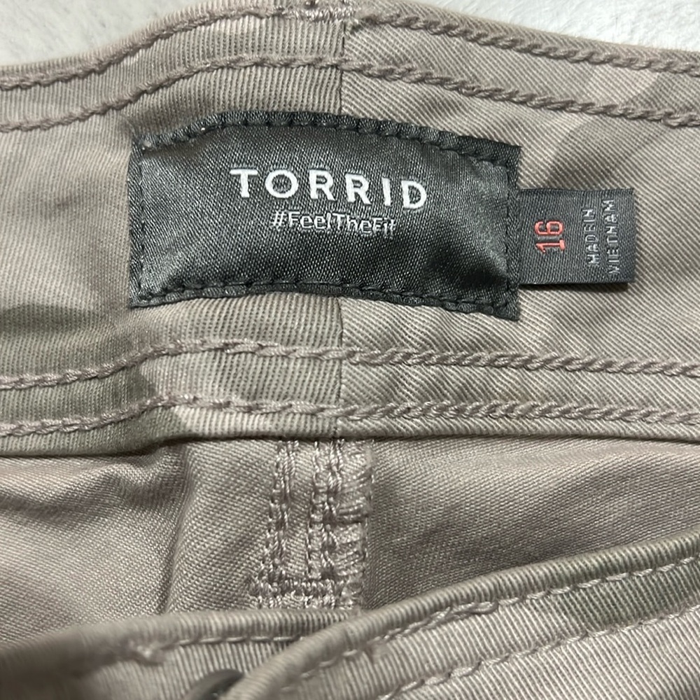 Torrid size 16 crop pants